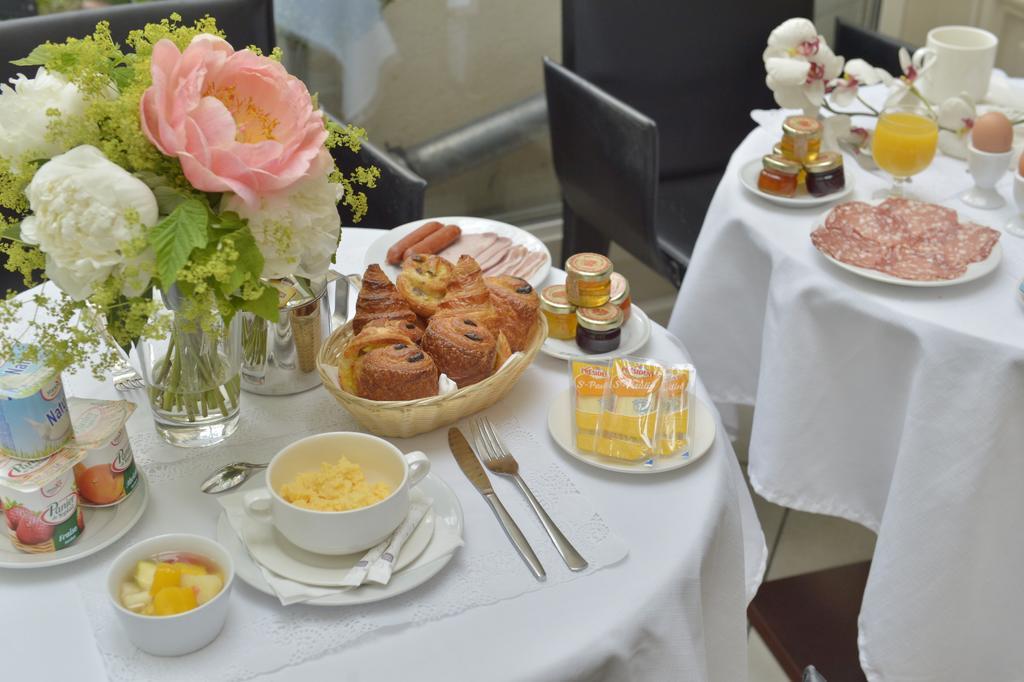 Hotel Unic Renoir Saint Germain Paris